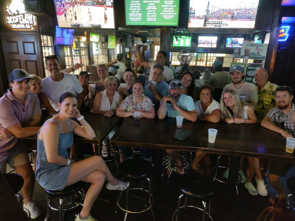 happy people at the bar on our pub crawl